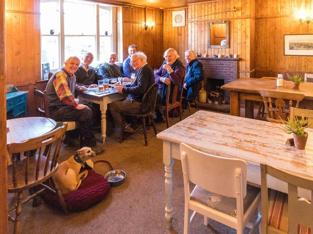 Three Horseshoes Inn Powerstock Eksteriør billede