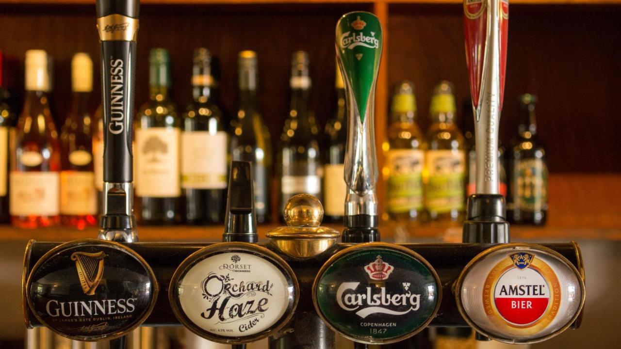 Three Horseshoes Inn Powerstock Eksteriør billede